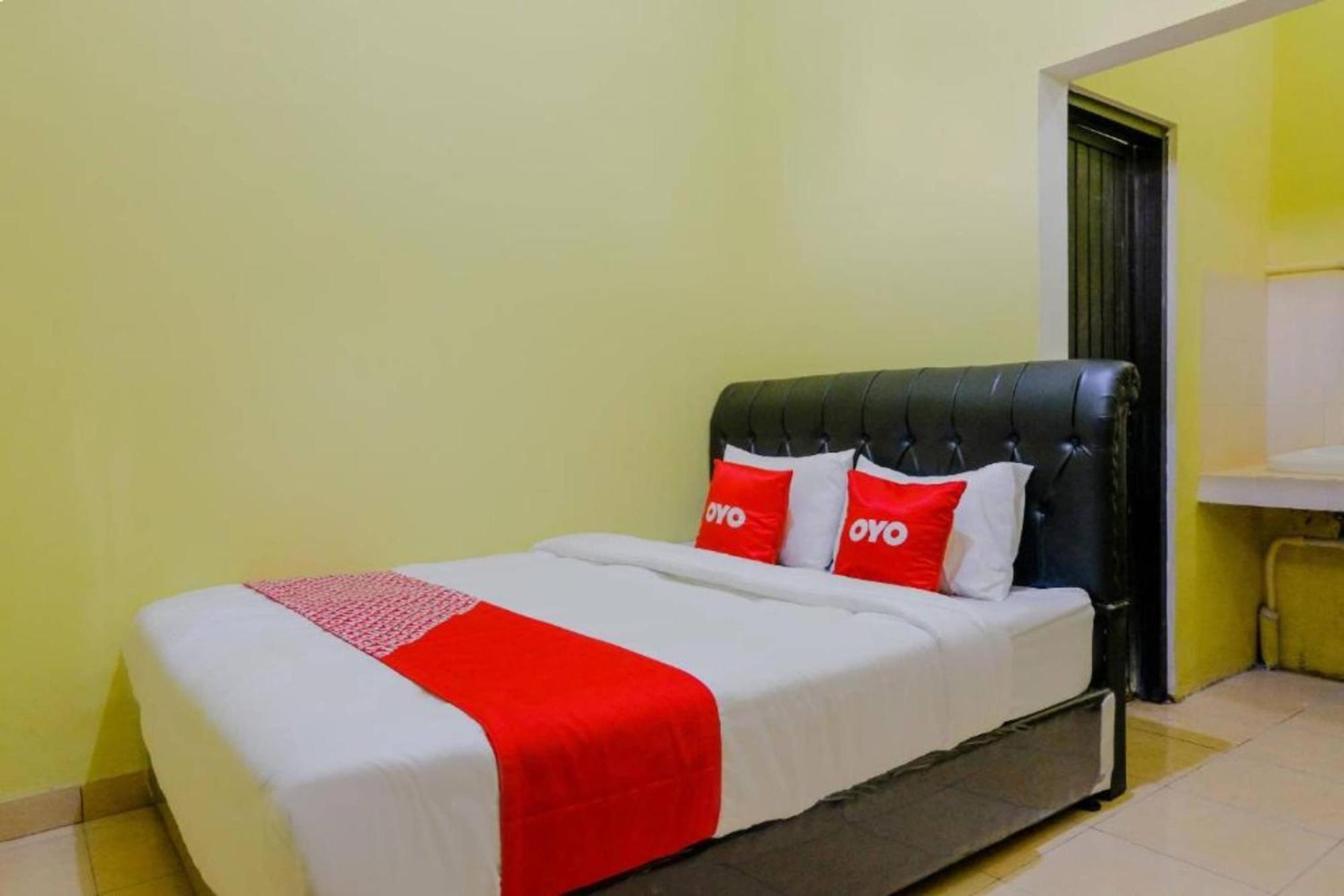 Oyo 1784 Hj. Aniek Residence Madiun Εξωτερικό φωτογραφία