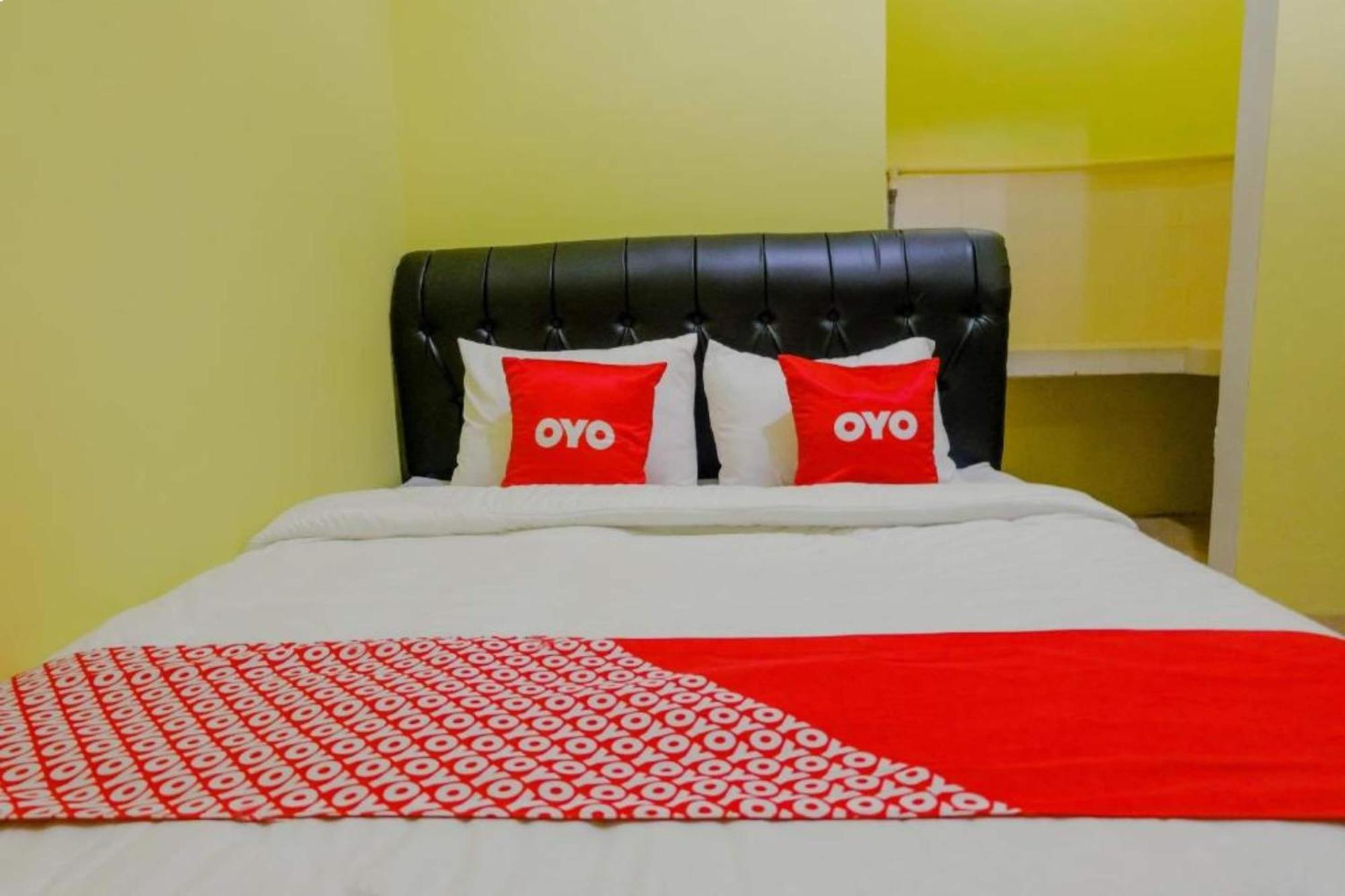 Oyo 1784 Hj. Aniek Residence Madiun Εξωτερικό φωτογραφία
