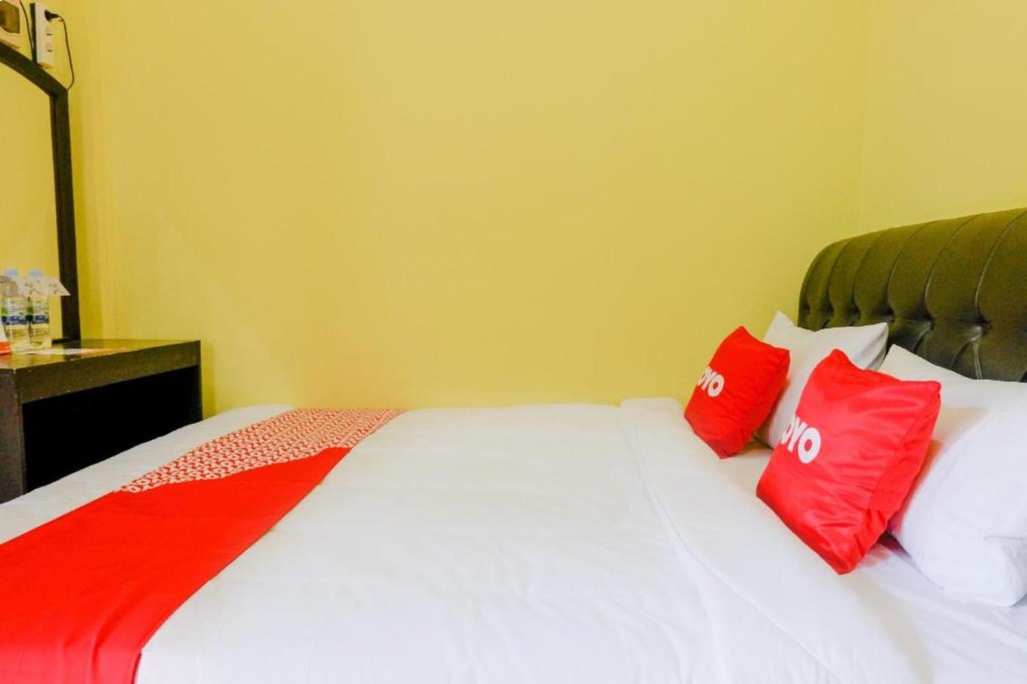 Oyo 1784 Hj. Aniek Residence Madiun Εξωτερικό φωτογραφία